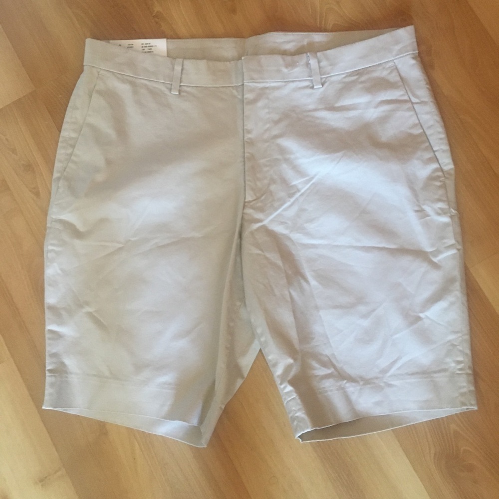 Stretch slim fit beige shorts L